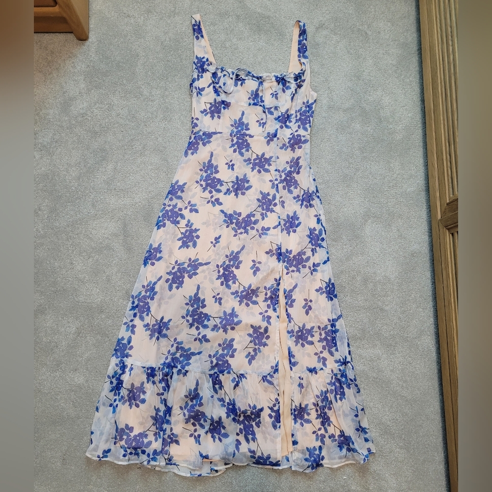 Astr The Label Blue And White Floral Midi Dress